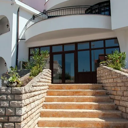 Domus Albus Πανσιόν Ζαντάρ